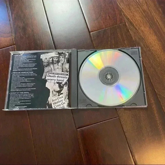 Motley Crüe CD Decade of Decadence 81-91  Greatest Hits Album - Picture 4 of 9